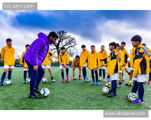 陈芳专访：从绿茵场到人生舞台的足球旅程回顾与思考